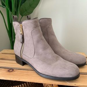 NWOT TOMMY BOOTIES
